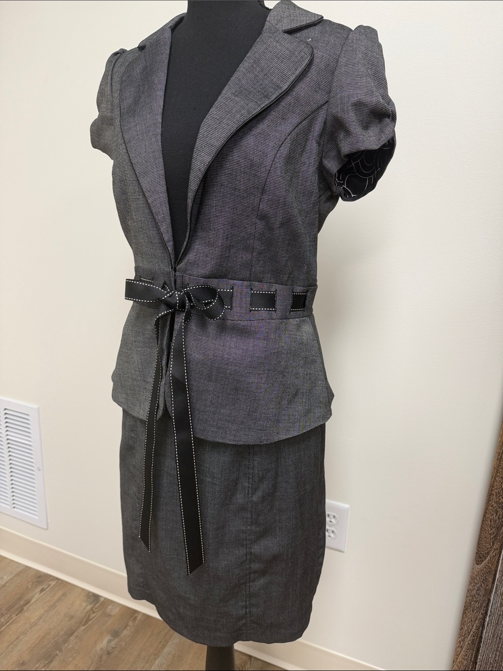 Maurices Gray Short-Sleeve Blazer with Tie Belt